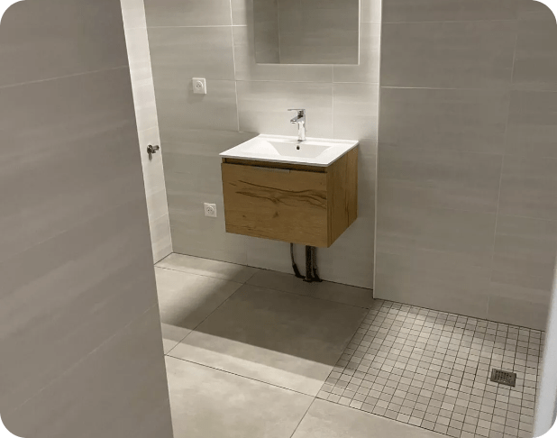 salle de bain avec évier